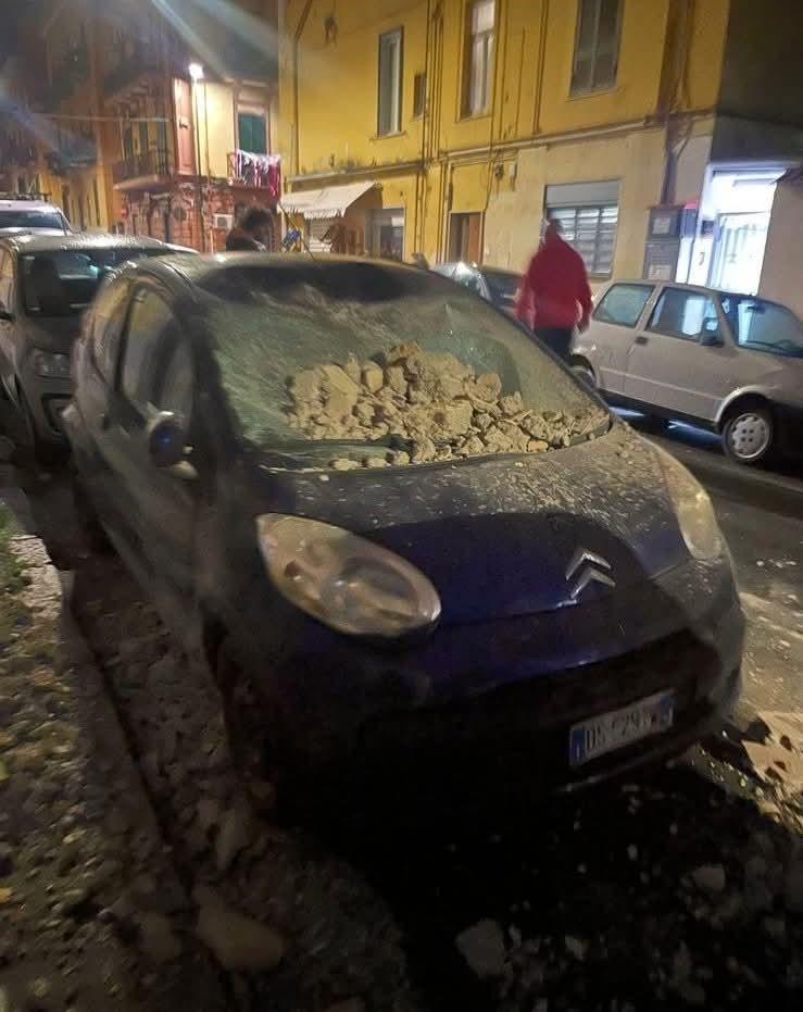 A 4.4 magnitude earthquake strikes the Phlegraean Fields caldera. Damage reported in Pozzuoli, Naples, Italy