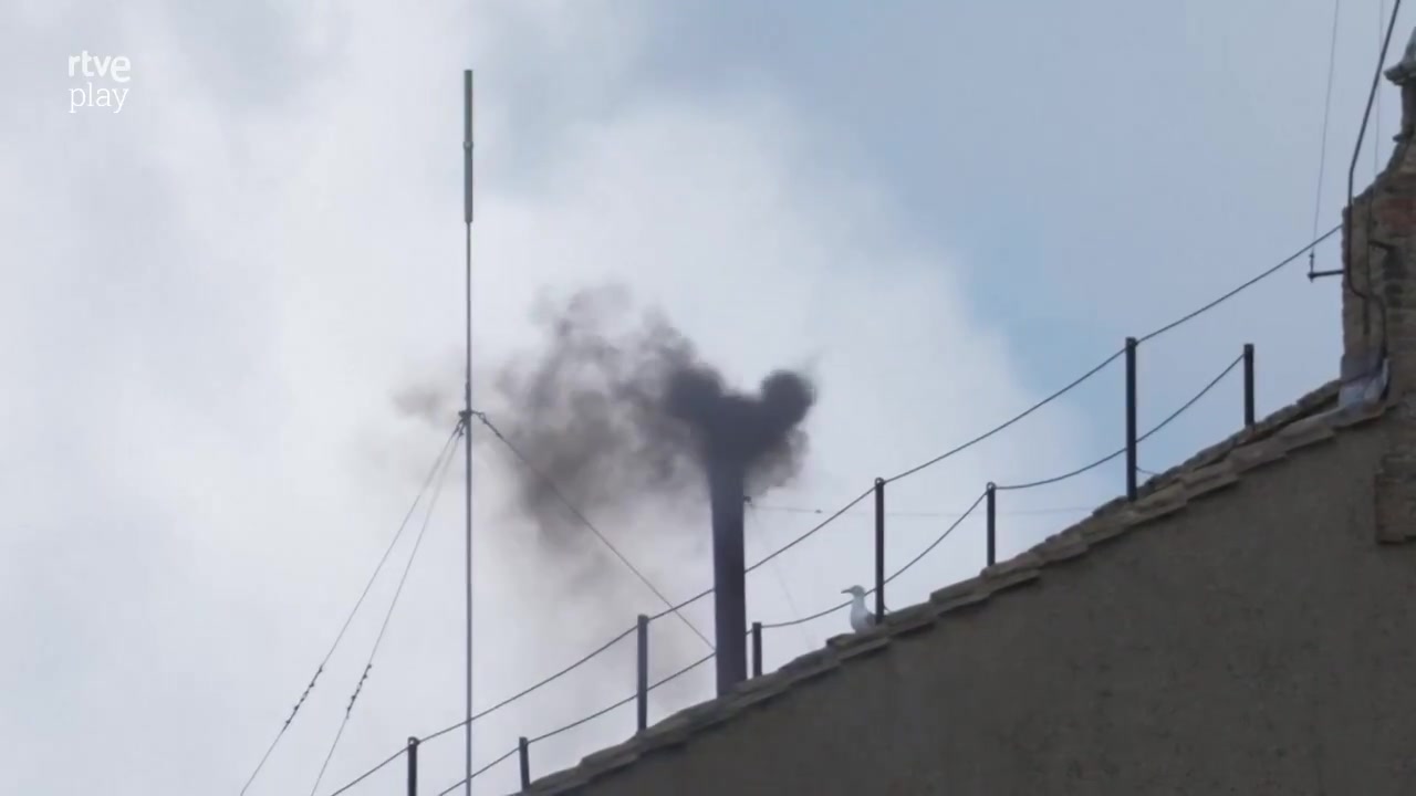 Black smoke on the morning of the second day of the conclave to elect the new pope